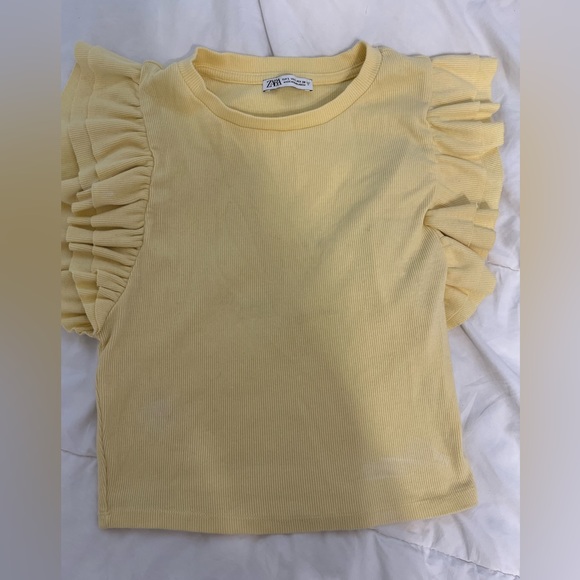 Zara Tops - Zara Ruffle Top